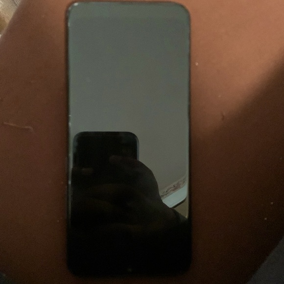 This is a Samsung galaxy A20s amazing shape powered by t- mobile - Picture 1 of 2